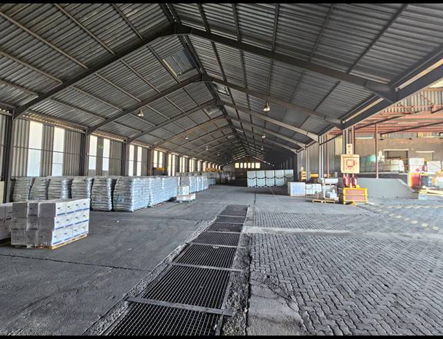 5,500M² WAREHOUSE FOR SALE IN ALBERTON NORTH